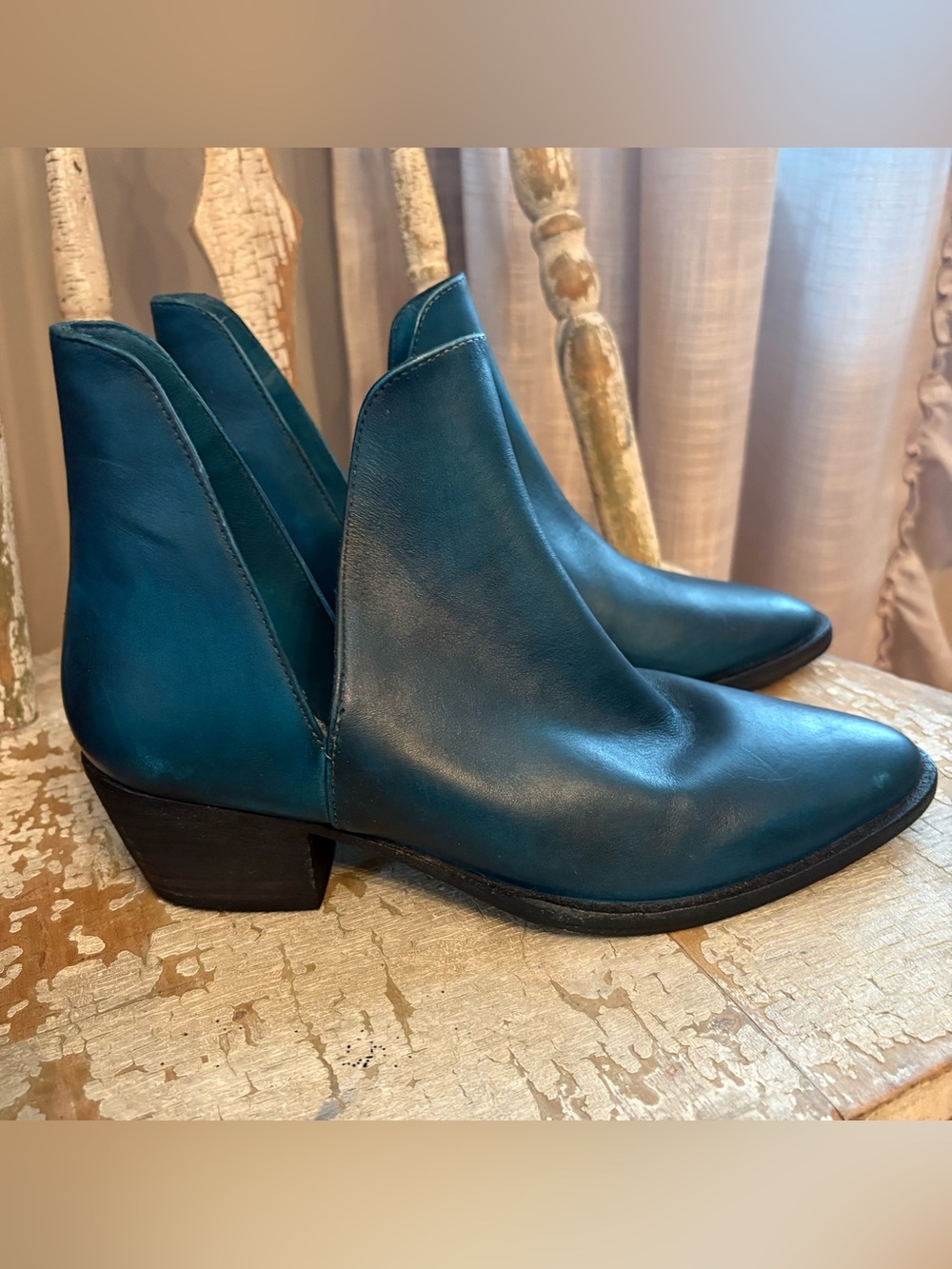 Free People Charm Double V Ankle Boots Ink Blue Teal Leather Women’s Sz 37 US 7